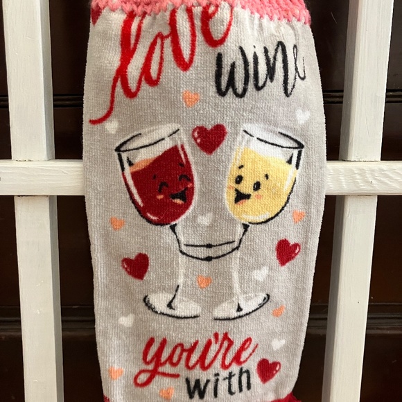 NWOT! Cute Handmade Valentine "Wine" Towel! - Picture 2 of 6